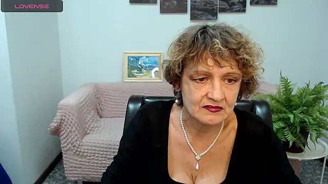Snapshot of SexyGrandma_ chatting on 02/05/25, 05:41 SexyGrandma  online show from 02/05/25, 05:41