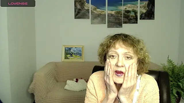 Snapshot of SexyGrandma_ chatting on 02/09/25, 12:39 SexyGrandma  online show from 02/09/25, 12:39