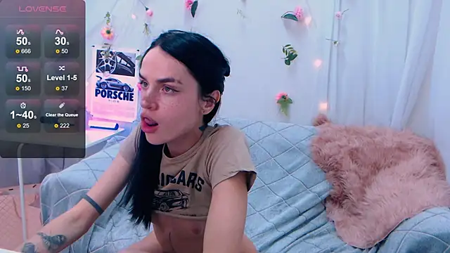 Holygirl  online show from 03/23/26, 02:15