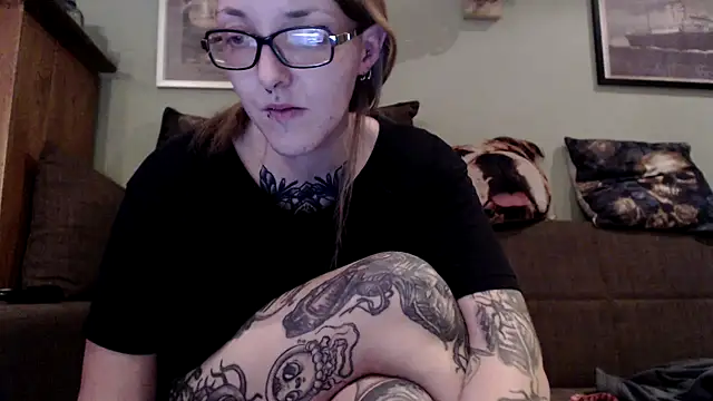 Snapshot of Astrid-Gilbert chatting on 01/29/25, 09:28 Astrid-Gilbert online show from 01/29/25, 09:28