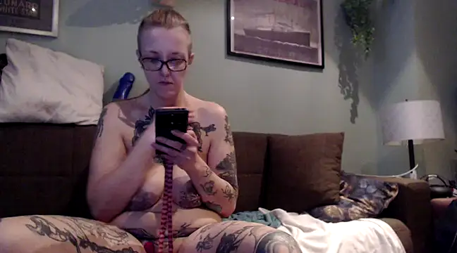 Snapshot of Astrid-Gilbert chatting on 02/24/25, 08:47 Astrid-Gilbert online show from 02/24/25, 08:47