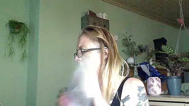 Snapshot of Astrid-Gilbert chatting on 05/06/26, 07:13 Astrid-Gilbert online show from 05/06/26, 07:13
