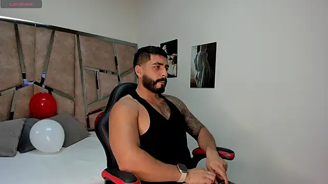 LeandroRusso online show from 02/15/25, 08:01