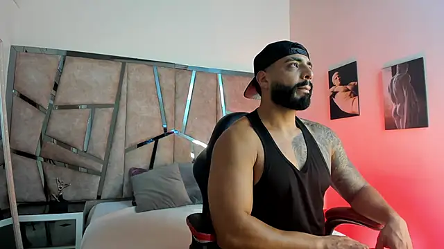 LeandroRusso online show from 02/22/25, 07:47