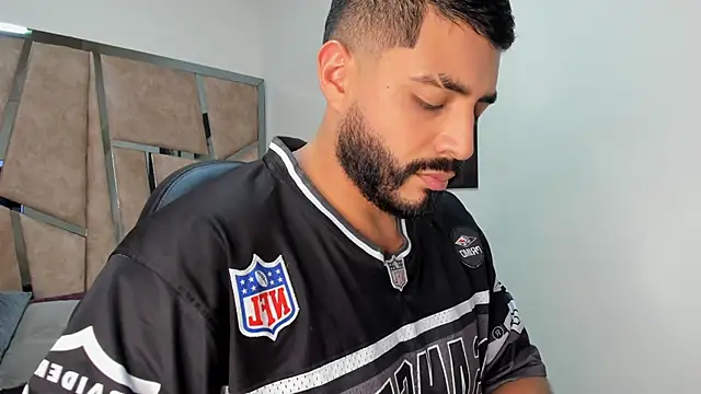 LeandroRusso online show from 02/25/25, 07:58