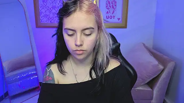 Hela v online show from 01/09/26, 08:10