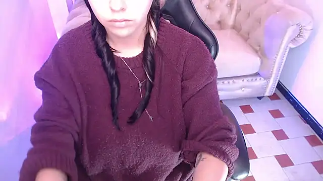 Snapshot of Hela_v chatting on 03/06/26, 01:07 Hela v online show from 03/06/26, 01:07