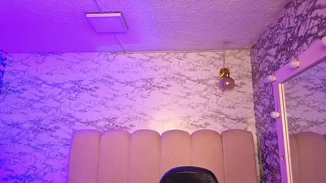 Snapshot of Hela_v chatting on 03/14/26, 12:10 Hela v online show from 03/14/26, 12:10