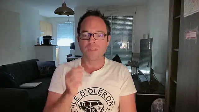 Funnyjul31 online show from 10/09/25, 10:13