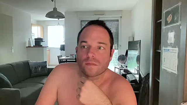 Funnyjul31 online show from 02/06/26, 04:21