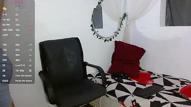 Luna-Naughty online show from 11/29/25, 02:36