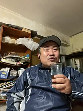 Snapshot of basemmy chatting on 01/30/25, 01:21 basemmy online show from 01/30/25, 01:21