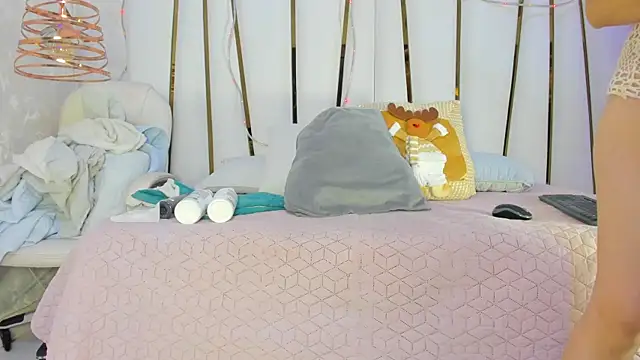 violet gray  online show from 11/27/25, 11:34