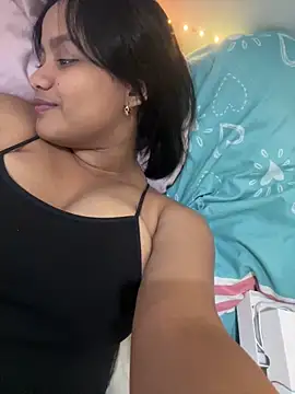 Snapshot of my_cam chatting on 03/08/25, 03:28 my cam online show from 03/08/25, 03:28