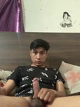 Snapshot of EduardoEspinoza12 chatting on 05/20/26, 04:13 EduardoEspinoza12 online show from 05/20/26, 04:13