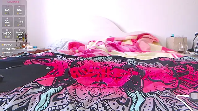 Snapshot of Ju-Hot chatting on 03/18/25, 04:37 Ju-Hot online show from 03/18/25, 04:37