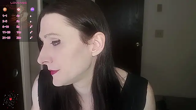 Snapshot of Ivyrose4999 chatting on 03/06/26, 07:54 Ivyrose4999 online show from 03/06/26, 07:54