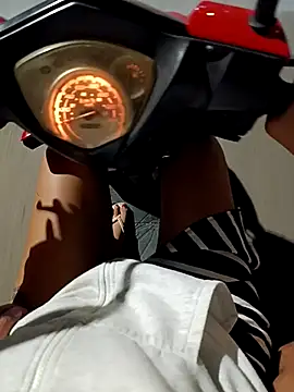 Snapshot of cenicienta_20 chatting on 03/18/25, 04:58 cenicienta 20 online show from 03/18/25, 04:58