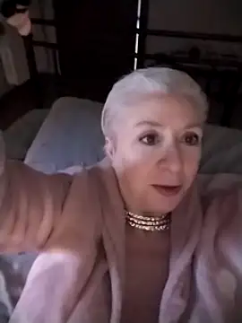 Snapshot of divinaerotica chatting on 02/23/25, 02:57 divinaerotica online show from 02/23/25, 02:57