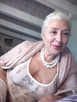 divinaerotica online show from 04/13/26, 04:23