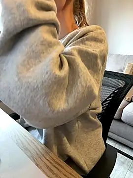 Phoebe Lily online show from 12/16/25, 10:53