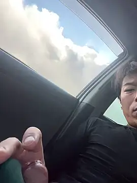 Snapshot of Yu0226 chatting on 02/04/25, 05:10 Yu0226 online show from 02/04/25, 05:10