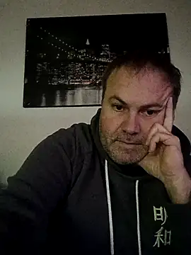 Snapshot of Pourleplasirs chatting on 12/21/25, 10:39 Pourleplasirs online show from 12/21/25, 10:39