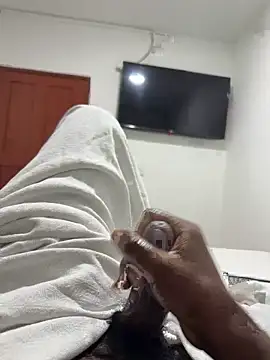 Snapshot of jhonnes_ chatting on 11/22/25, 05:06 jhonnes online show from 11/22/25, 05:06