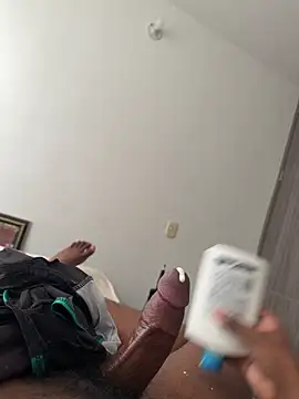 Snapshot of jhonnes_ chatting on 12/04/25, 08:28 jhonnes online show from 12/04/25, 08:28