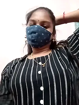 Snapshot of Tamil_roja17 chatting on 03/26/26, 01:22 Tamil roja17 online show from 03/26/26, 01:22