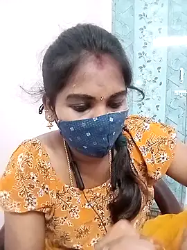 Snapshot of Tamil_roja17 chatting on 04/15/26, 01:01 Tamil roja17 online show from 04/15/26, 01:01