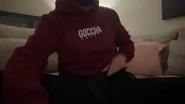 Snapshot of bullyboyy chatting on 01/07/26, 04:42 bullyboyy online show from 01/07/26, 04:42