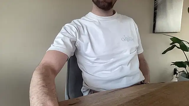 Snapshot of bullyboyy chatting on 01/19/26, 08:29 bullyboyy online show from 01/19/26, 08:29