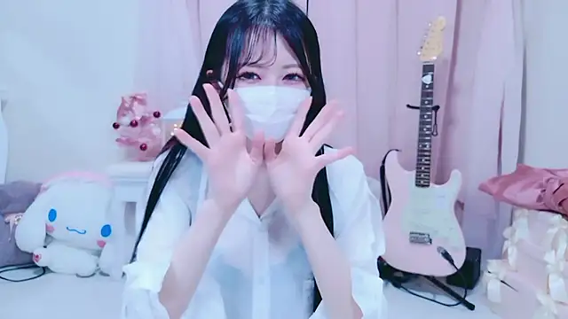 Snapshot of Megu-mimi chatting on 12/20/25, 08:32 Megu-mimi online show from 12/20/25, 08:32