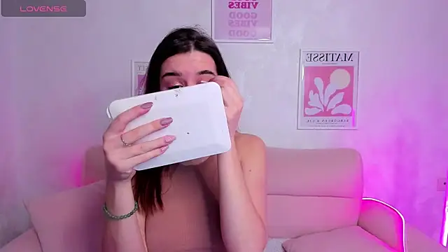 Snapshot of Sweetie_Catt chatting on 10/10/25, 08:24 Sweetie Catt online show from 10/10/25, 08:24