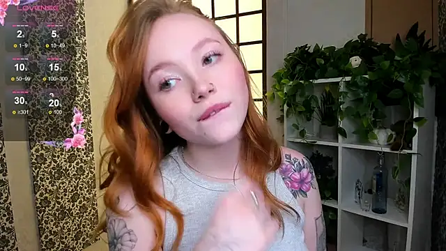 Snapshot of Maya_Light chatting on 02/15/25, 04:47 Maya Light online show from 02/15/25, 04:47