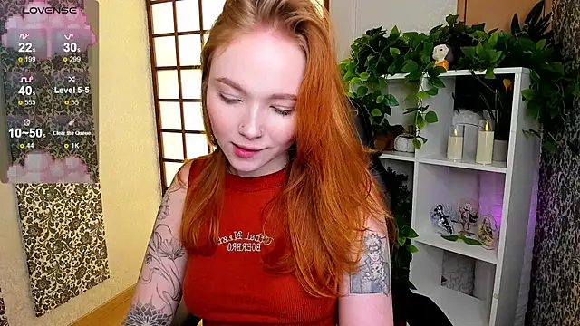 Snapshot of Maya_Light chatting on 02/24/25, 01:57 Maya Light online show from 02/24/25, 01:57