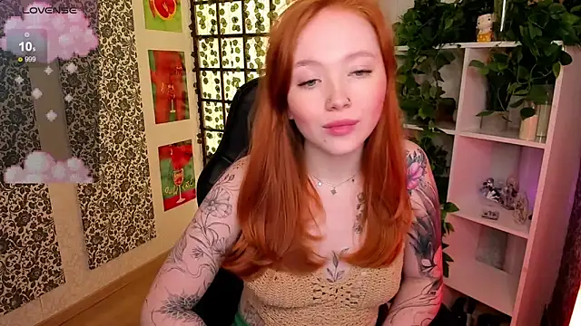 Snapshot of Maya_Light chatting on 03/19/25, 04:47 Maya Light online show from 03/19/25, 04:47