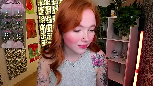 Snapshot of Maya_Light chatting on 03/23/25, 02:04 Maya Light online show from 03/23/25, 02:04