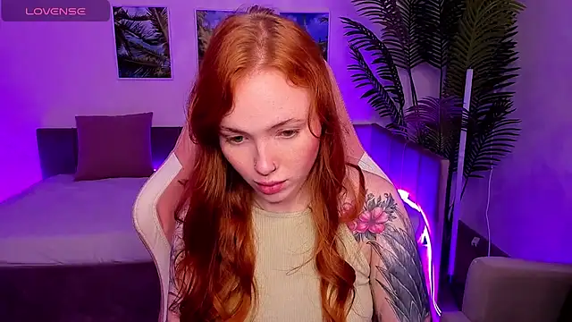 Snapshot of Maya_Light chatting on 10/05/25, 01:59 Maya Light online show from 10/05/25, 01:59