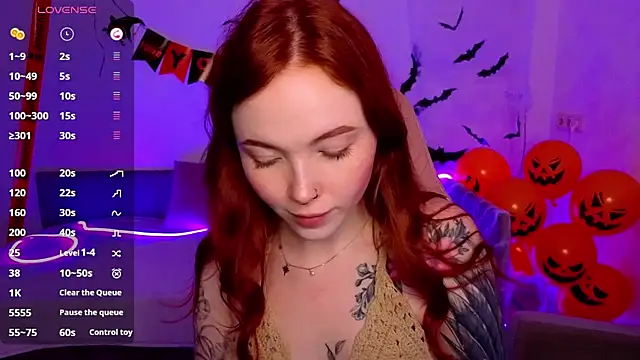 Snapshot of Maya_Light chatting on 11/09/25, 01:48 Maya Light online show from 11/09/25, 01:48