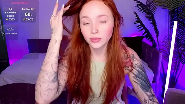 Snapshot of Maya_Light chatting on 02/11/26, 08:41 Maya Light online show from 02/11/26, 08:41