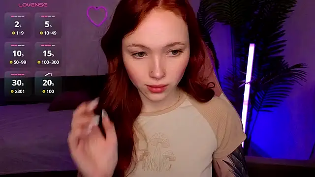 Snapshot of Maya_Light chatting on 02/19/26, 01:56 Maya Light online show from 02/19/26, 01:56