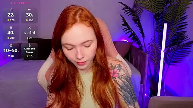 Snapshot of Maya_Light chatting on 03/08/26, 01:47 Maya Light online show from 03/08/26, 01:47