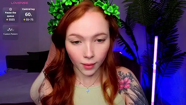 Snapshot of Maya_Light chatting on 03/21/26, 01:43 Maya Light online show from 03/21/26, 01:43