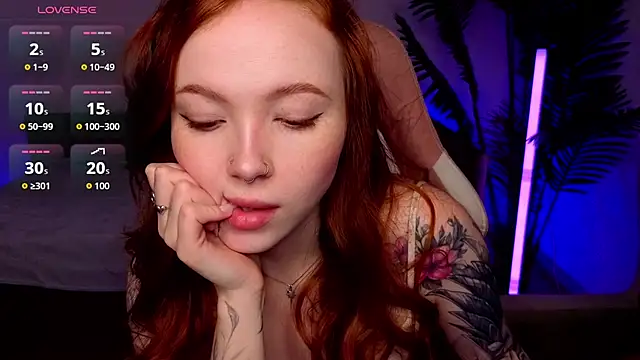 Snapshot of Maya_Light chatting on 03/28/26, 02:11 Maya Light online show from 03/28/26, 02:11