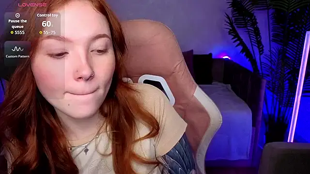 Snapshot of Maya_Light chatting on 04/16/26, 08:15 Maya Light online show from 04/16/26, 08:15