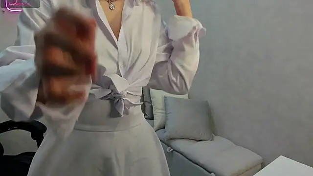 Alisa Suun online show from 03/01/25, 01:11