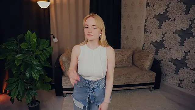 Snapshot of TateClack chatting on 02/03/25, 09:19 TateClack online show from 02/03/25, 09:19