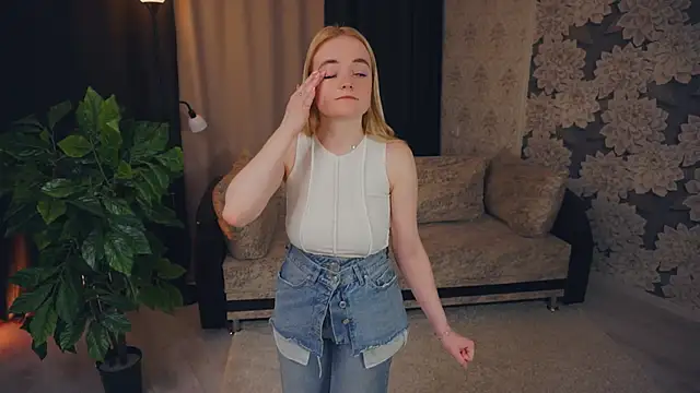 Snapshot of TateClack chatting on 02/03/25, 03:27 TateClack online show from 02/03/25, 03:27